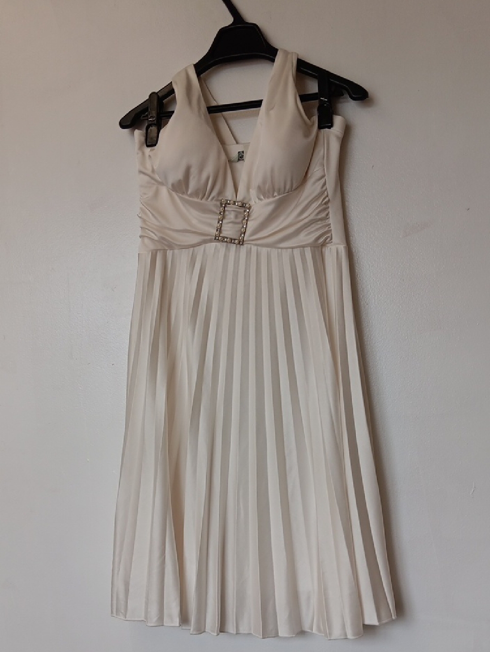 Vintage Ivory Pleated Midi Dress with Rhinestone Buckle. Marilyn Monroe Style